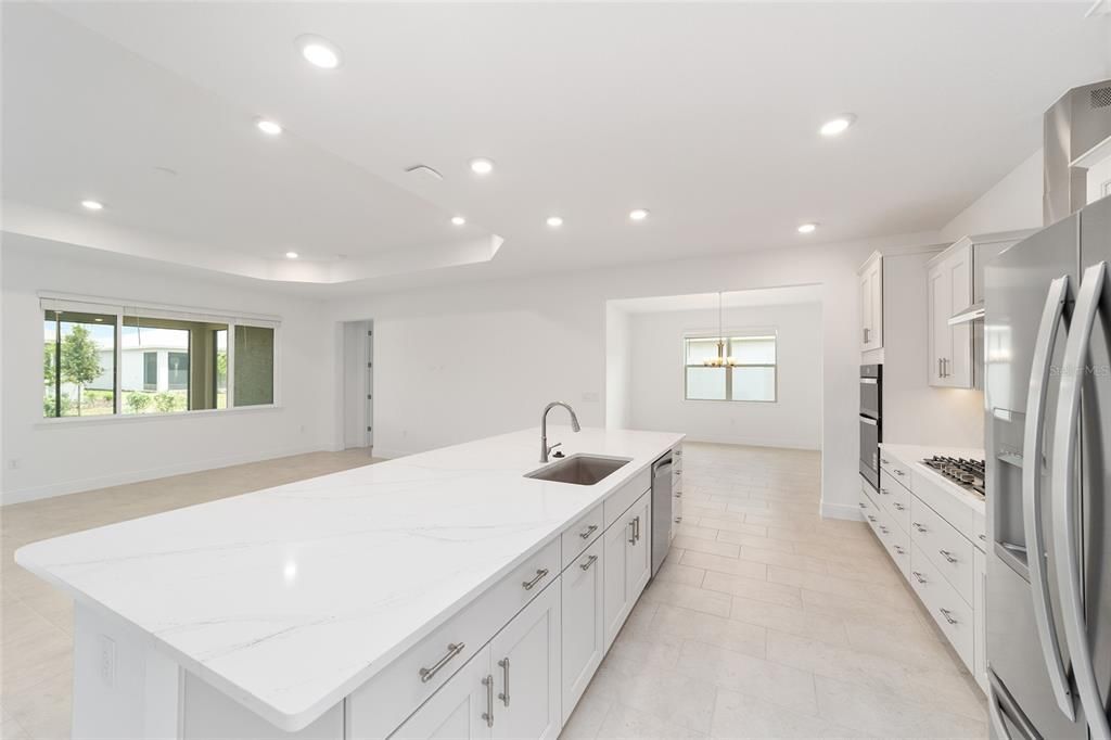 Activo con contrato: $485,000 (3 camas, 3 baños, 2870 Pies cuadrados)