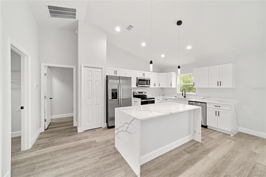 For Rent: $1,850 (3 beds, 2 baths, 1380 Square Feet)