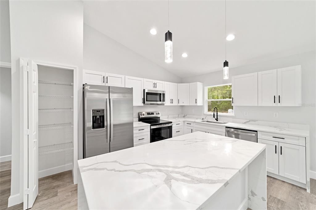 For Rent: $1,850 (3 beds, 2 baths, 1380 Square Feet)