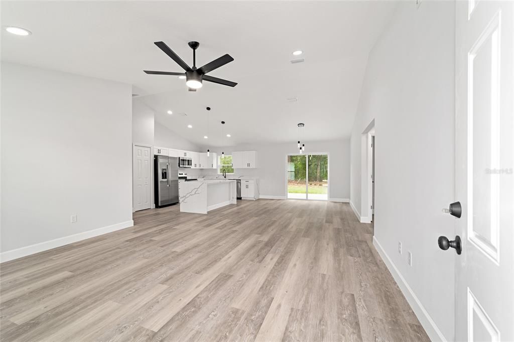 For Rent: $1,850 (3 beds, 2 baths, 1380 Square Feet)