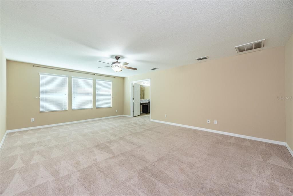 En Renta: $3,400 (5 camas, 3 baños, 3541 Pies cuadrados)