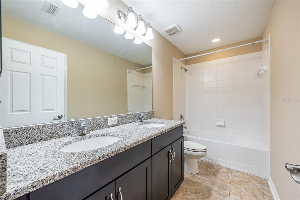 En Renta: $3,400 (5 camas, 3 baños, 3541 Pies cuadrados)