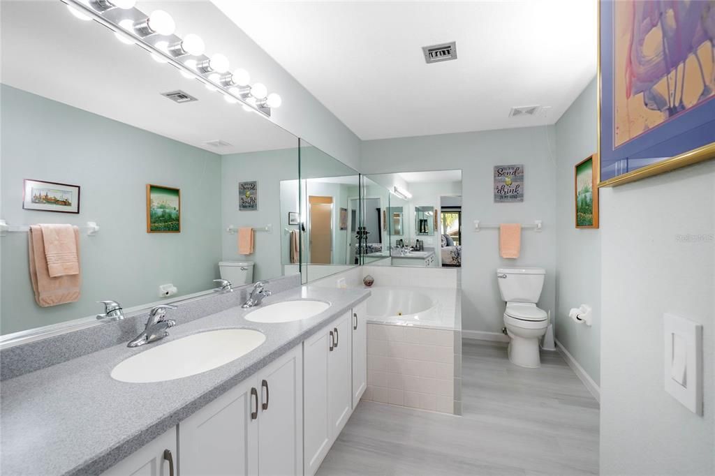 На продажу: $470,000 (2 спален, 2 ванн, 1270 Квадратных фут)