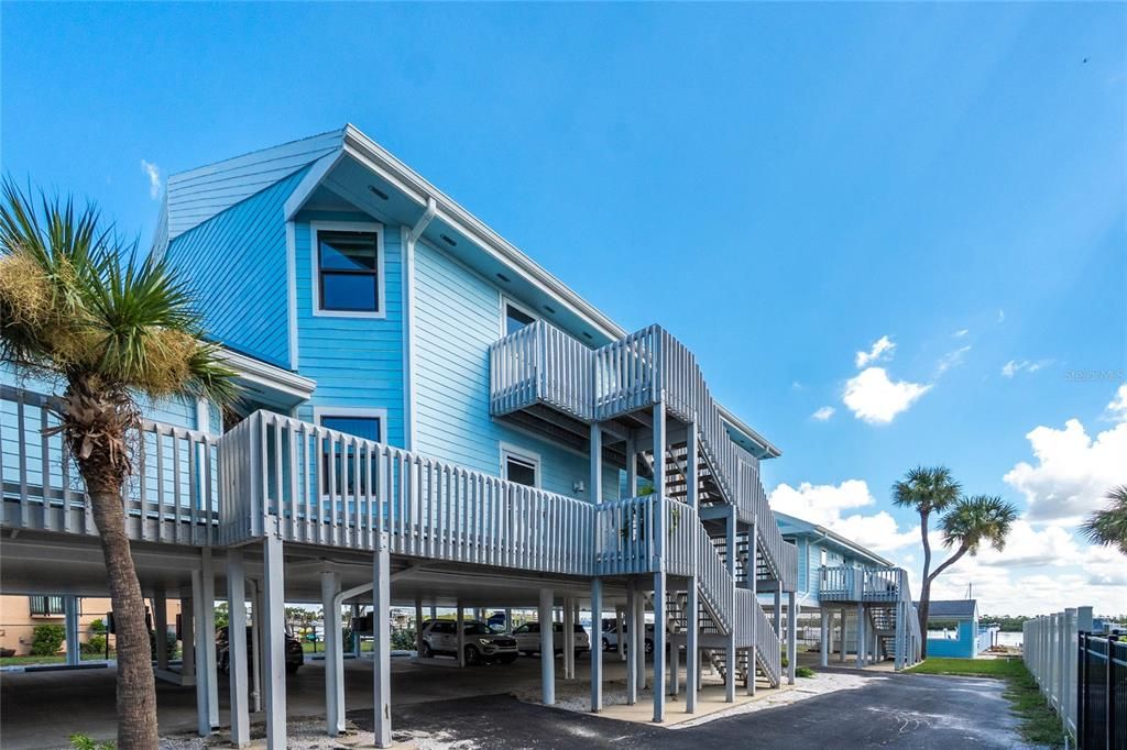 На продажу: $470,000 (2 спален, 2 ванн, 1270 Квадратных фут)