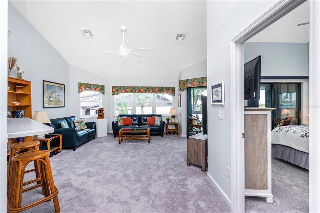 На продажу: $470,000 (2 спален, 2 ванн, 1270 Квадратных фут)