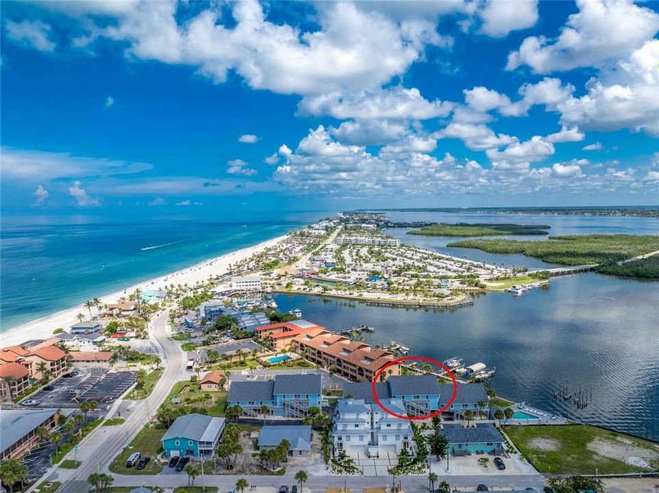 На продажу: $470,000 (2 спален, 2 ванн, 1270 Квадратных фут)