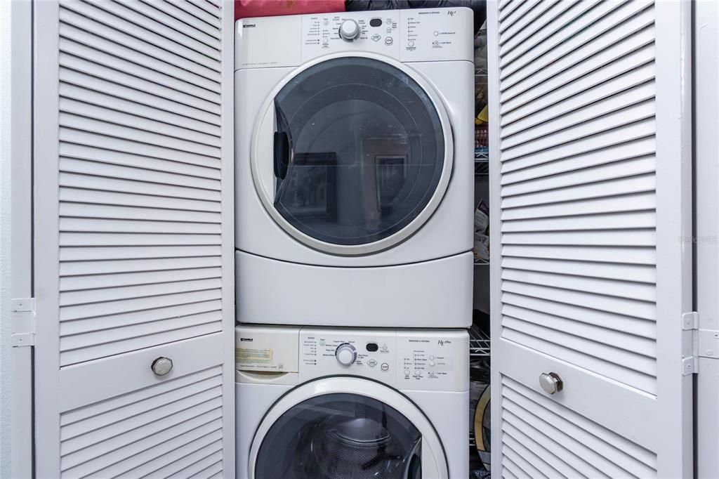 На продажу: $470,000 (2 спален, 2 ванн, 1270 Квадратных фут)