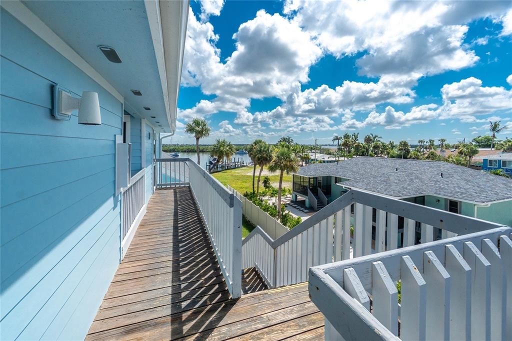 На продажу: $470,000 (2 спален, 2 ванн, 1270 Квадратных фут)