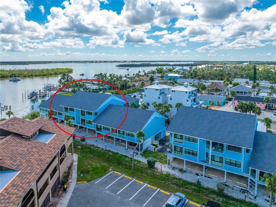 На продажу: $470,000 (2 спален, 2 ванн, 1270 Квадратных фут)