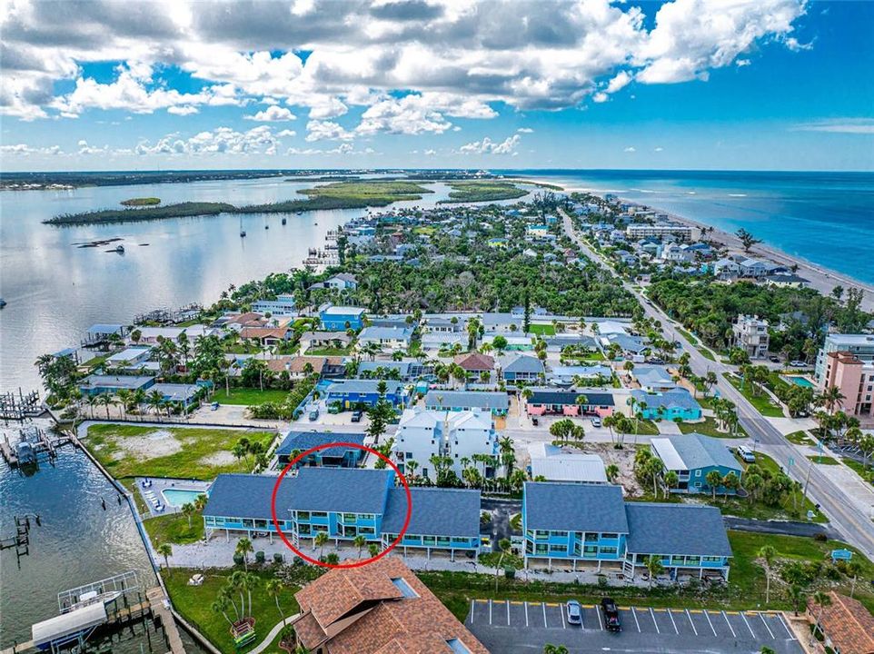 На продажу: $470,000 (2 спален, 2 ванн, 1270 Квадратных фут)