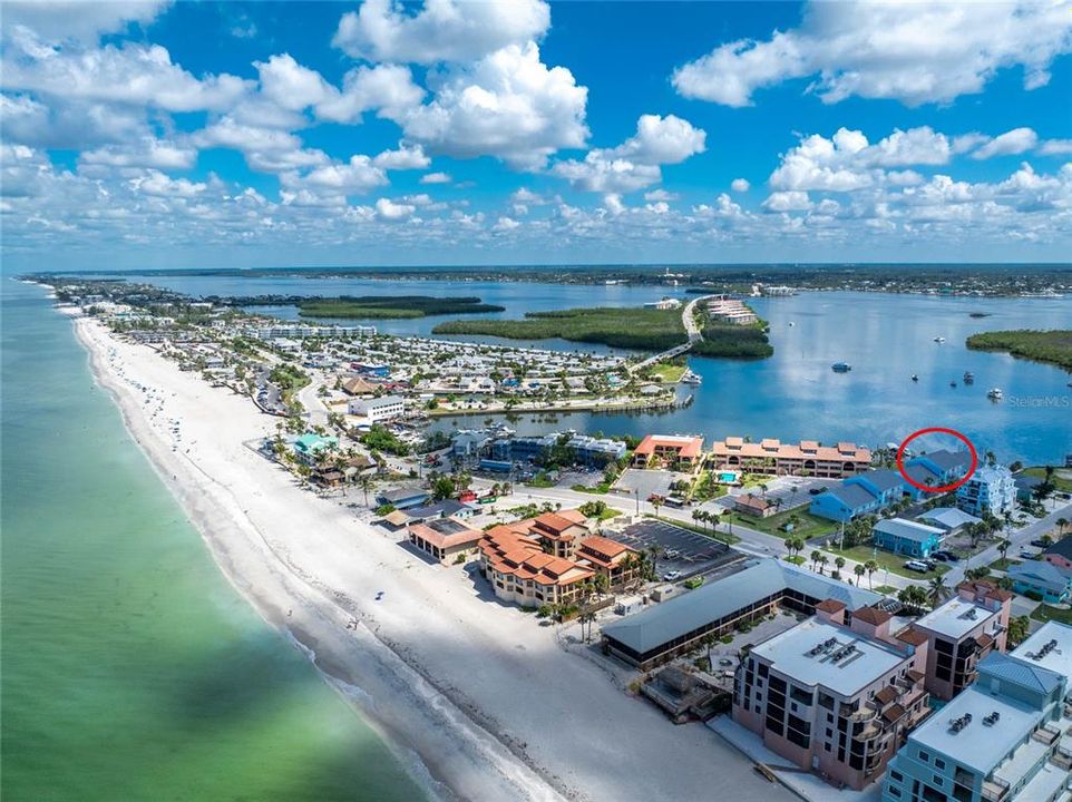 На продажу: $470,000 (2 спален, 2 ванн, 1270 Квадратных фут)