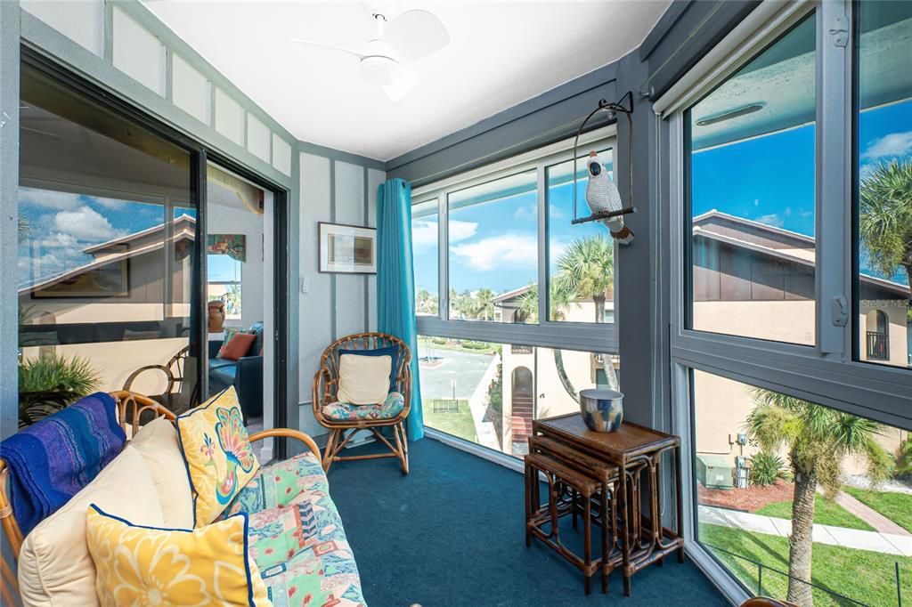 На продажу: $470,000 (2 спален, 2 ванн, 1270 Квадратных фут)