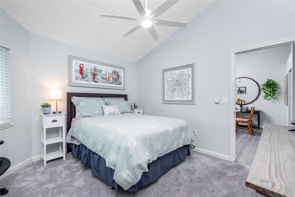 На продажу: $470,000 (2 спален, 2 ванн, 1270 Квадратных фут)