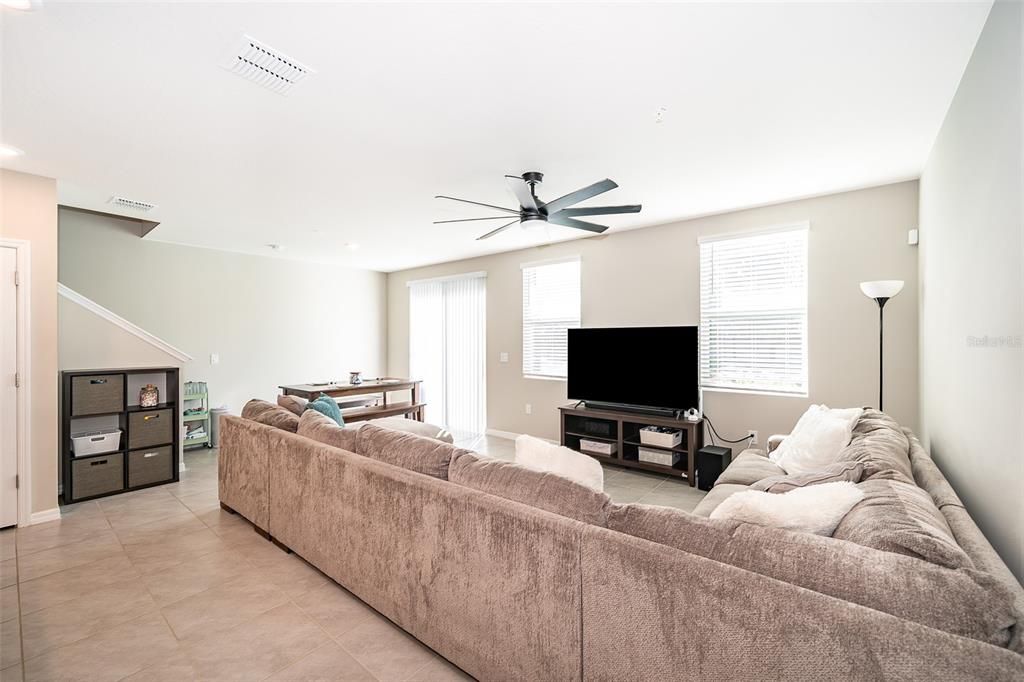 En Venta: $344,000 (3 camas, 2 baños, 1570 Pies cuadrados)