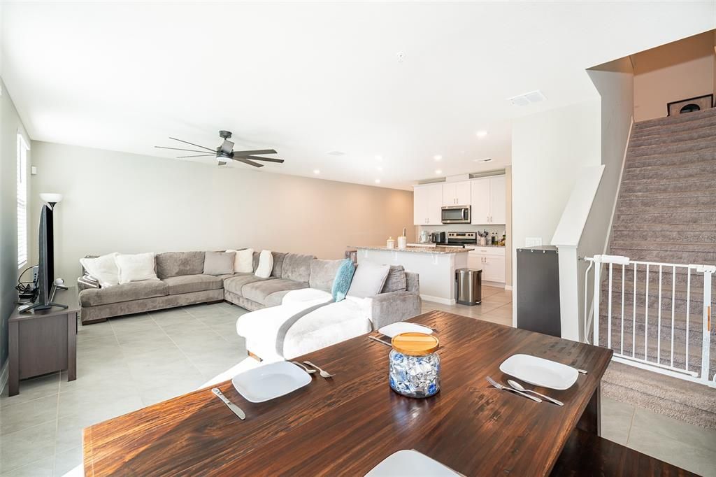 En Venta: $344,000 (3 camas, 2 baños, 1570 Pies cuadrados)