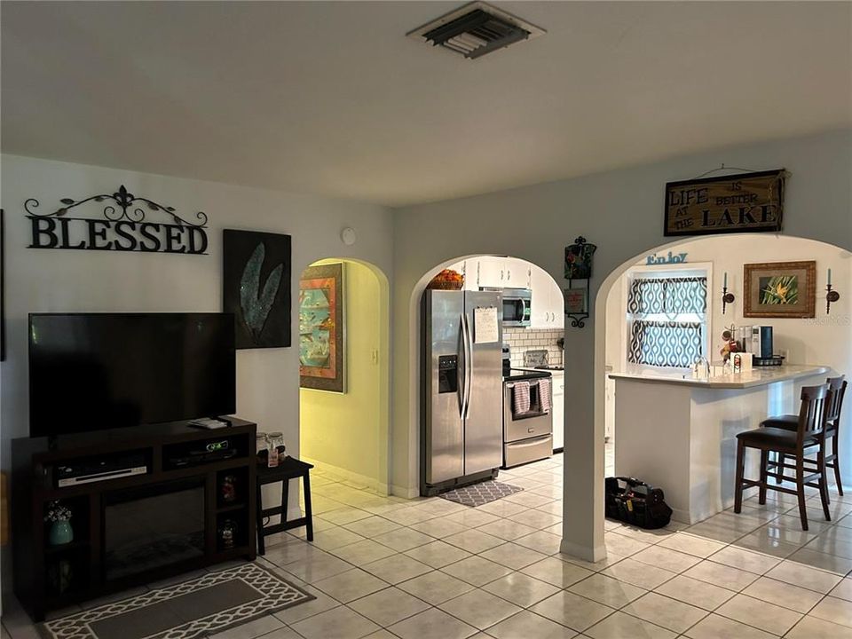 待售: $315,000 (4 贝兹, 3 浴室, 1444 平方英尺)