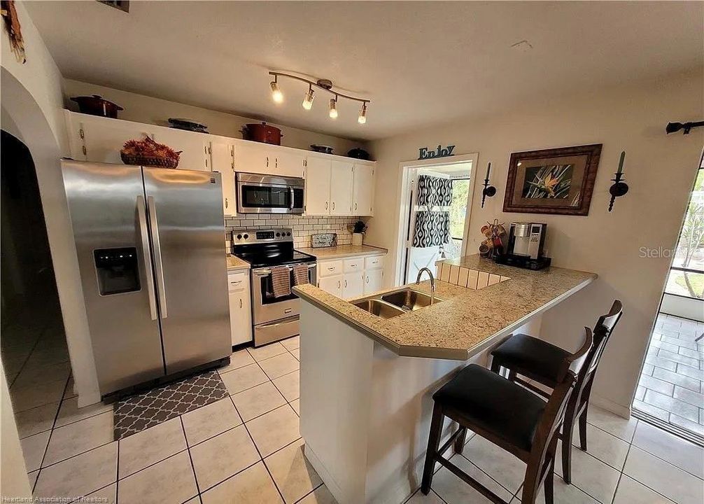 待售: $315,000 (4 贝兹, 3 浴室, 1444 平方英尺)