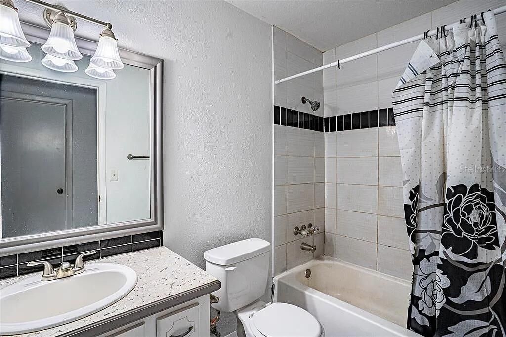 待售: $315,000 (4 贝兹, 3 浴室, 1444 平方英尺)