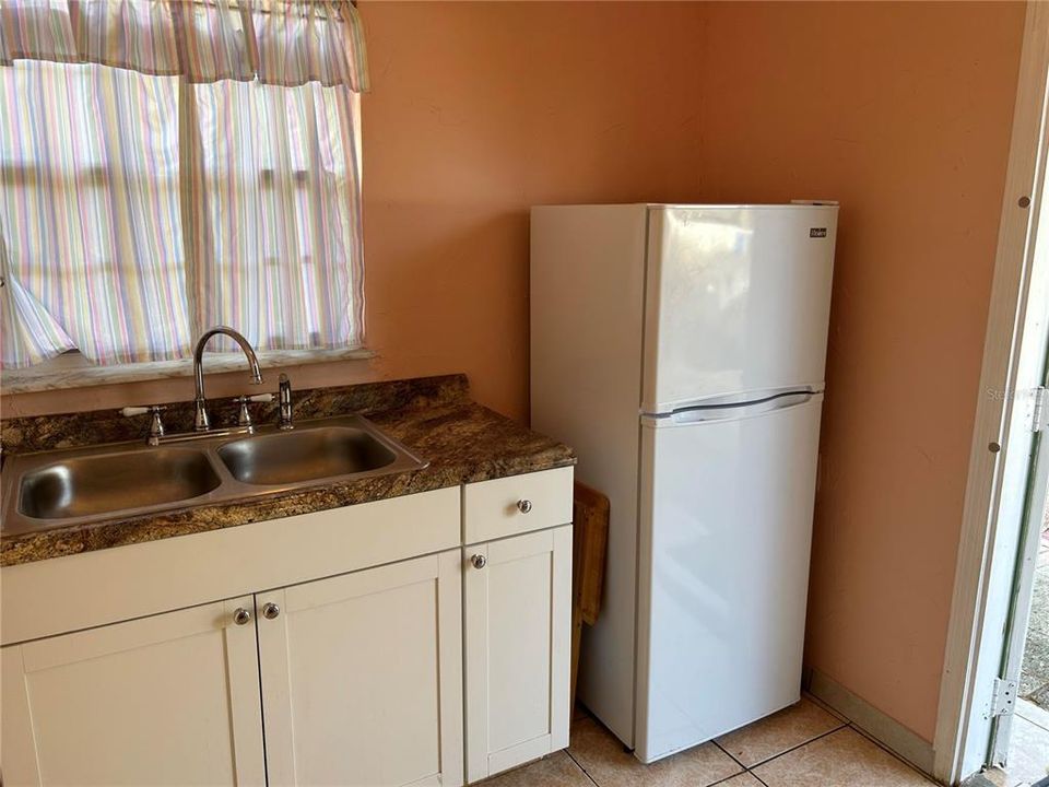 待售: $315,000 (4 贝兹, 3 浴室, 1444 平方英尺)