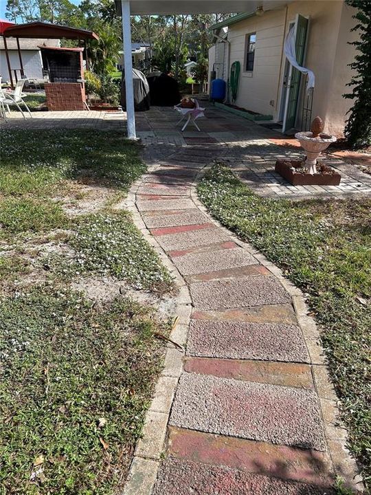 待售: $315,000 (4 贝兹, 3 浴室, 1444 平方英尺)