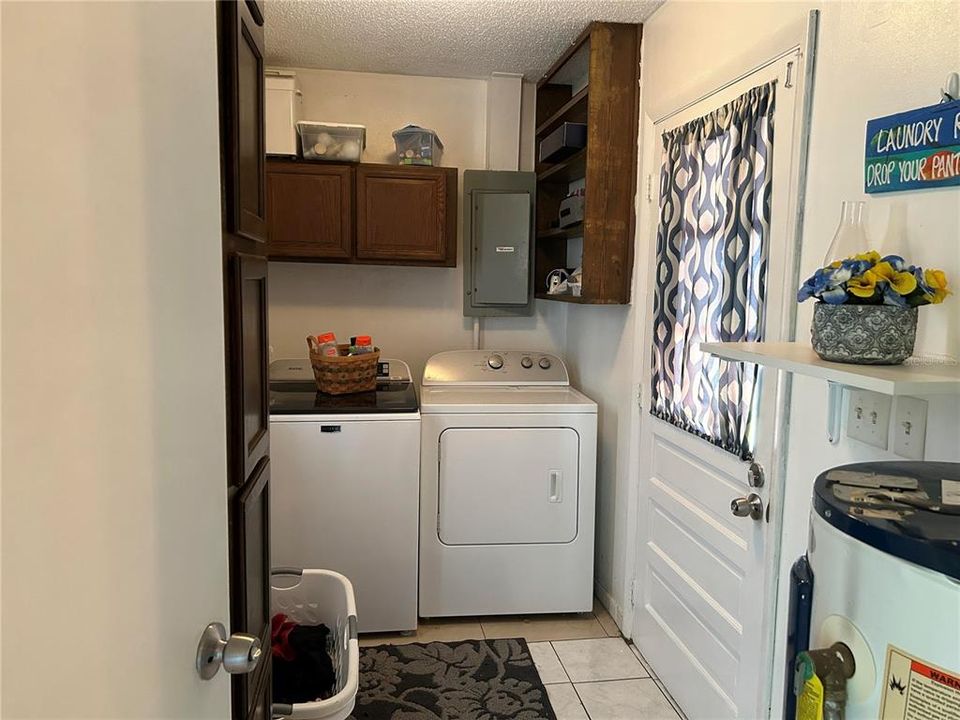 待售: $315,000 (4 贝兹, 3 浴室, 1444 平方英尺)