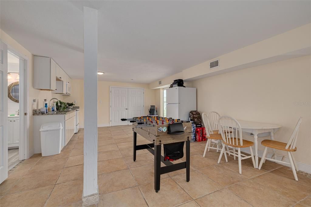 待售: $1,100,000 (5 贝兹, 3 浴室, 3761 平方英尺)