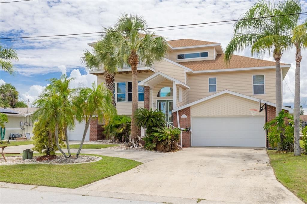 待售: $1,100,000 (5 贝兹, 3 浴室, 3761 平方英尺)