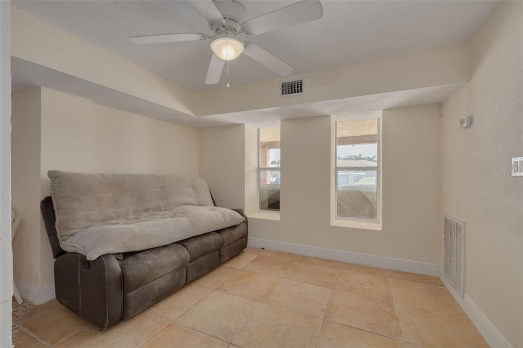 待售: $1,100,000 (5 贝兹, 3 浴室, 3761 平方英尺)