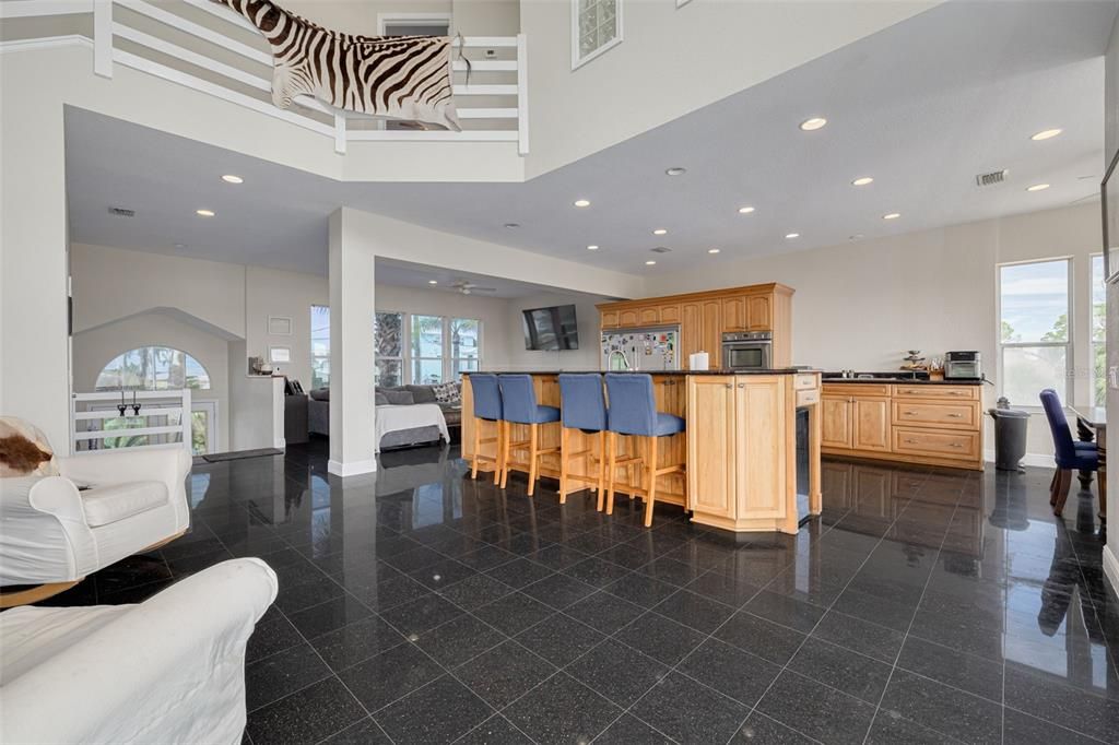 待售: $1,100,000 (5 贝兹, 3 浴室, 3761 平方英尺)