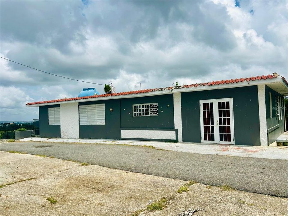 En Venta: $159,000 (4 camas, 3 baños, 1300 Pies cuadrados)