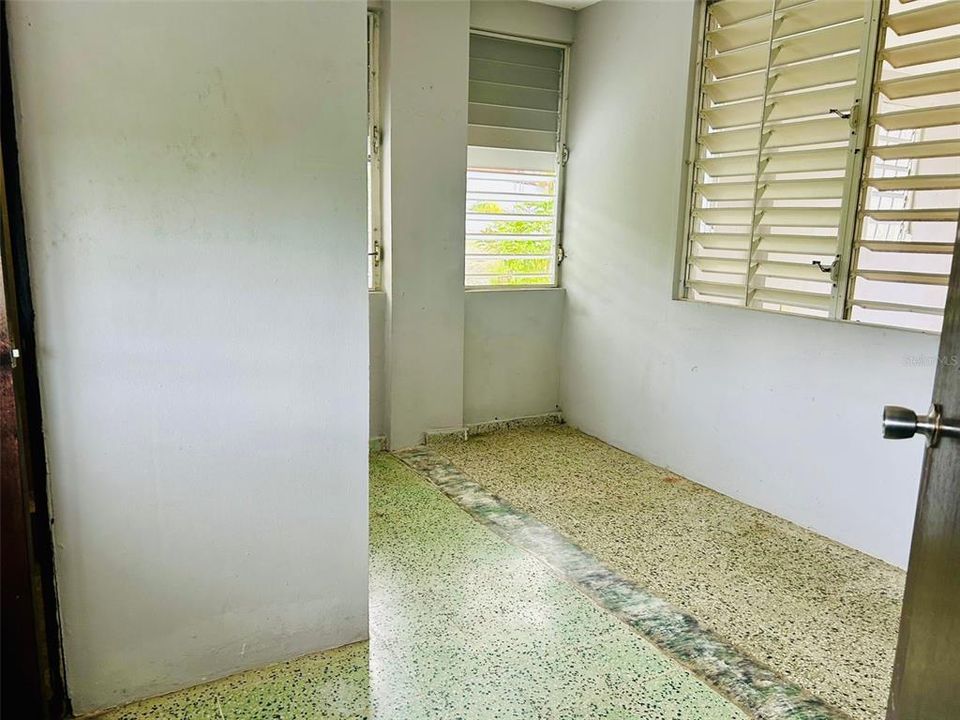 En Venta: $159,000 (4 camas, 3 baños, 1300 Pies cuadrados)