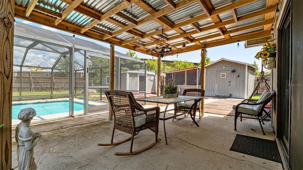 Active With Contract: $325,000 (3 beds, 2 baths, 1586 Square Feet)