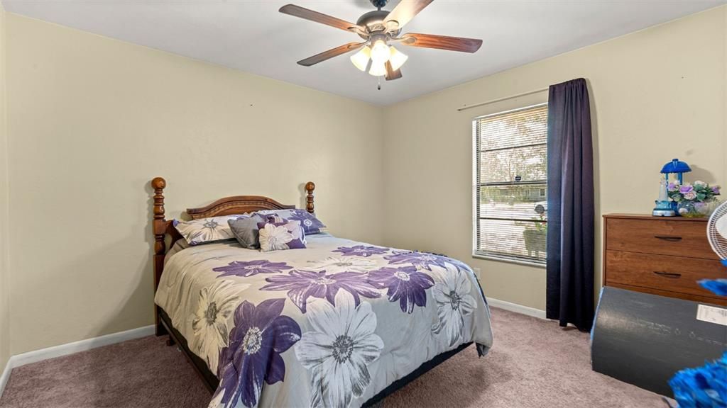 Active With Contract: $325,000 (3 beds, 2 baths, 1586 Square Feet)