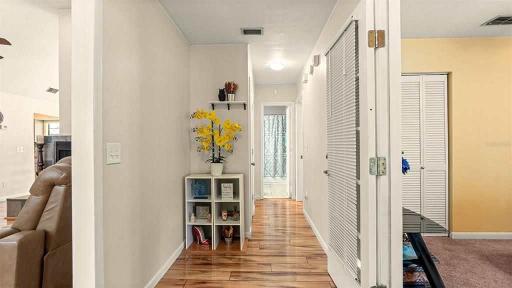 Active With Contract: $325,000 (3 beds, 2 baths, 1586 Square Feet)