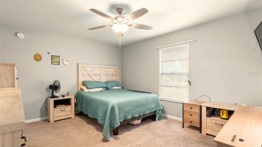 Active With Contract: $325,000 (3 beds, 2 baths, 1586 Square Feet)