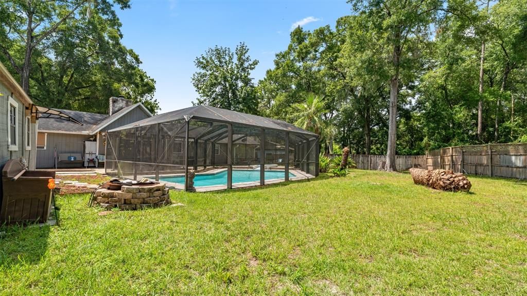 Active With Contract: $325,000 (3 beds, 2 baths, 1586 Square Feet)