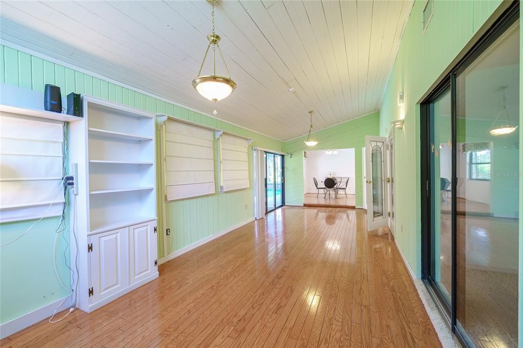 For Sale: $375,000 (3 beds, 2 baths, 2226 Square Feet)