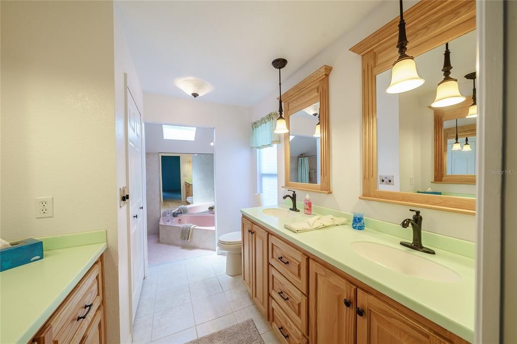 For Sale: $375,000 (3 beds, 2 baths, 2226 Square Feet)