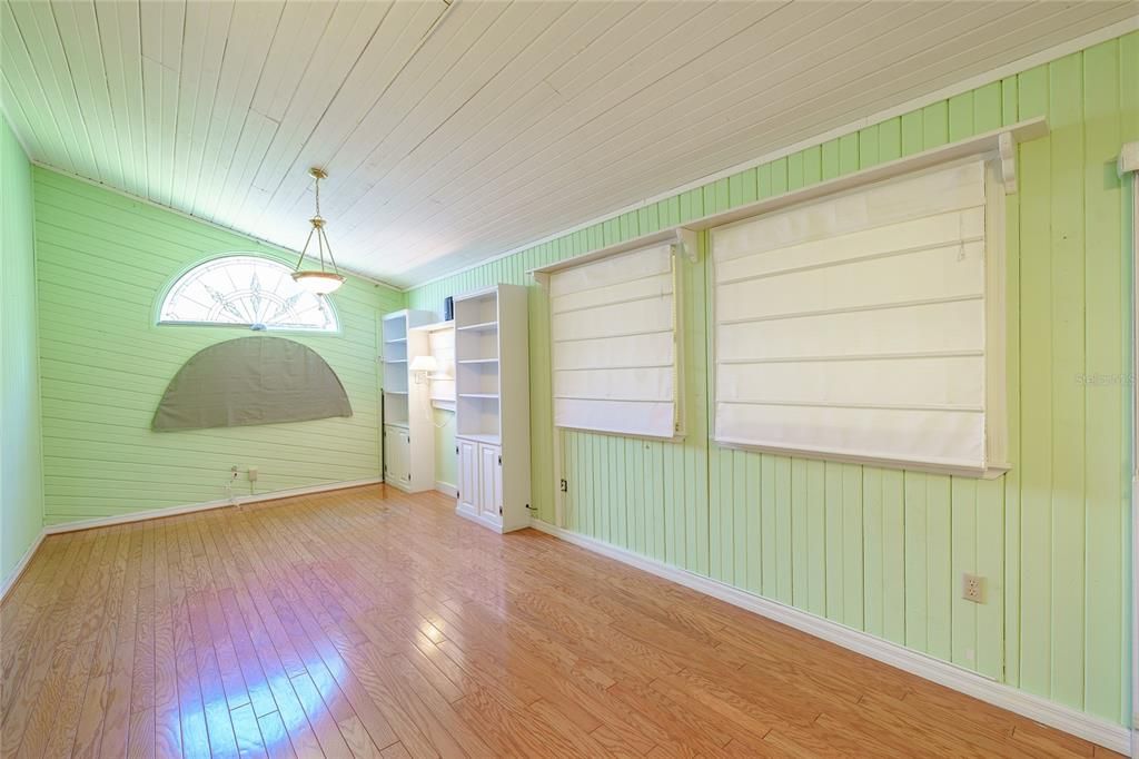 For Sale: $375,000 (3 beds, 2 baths, 2226 Square Feet)