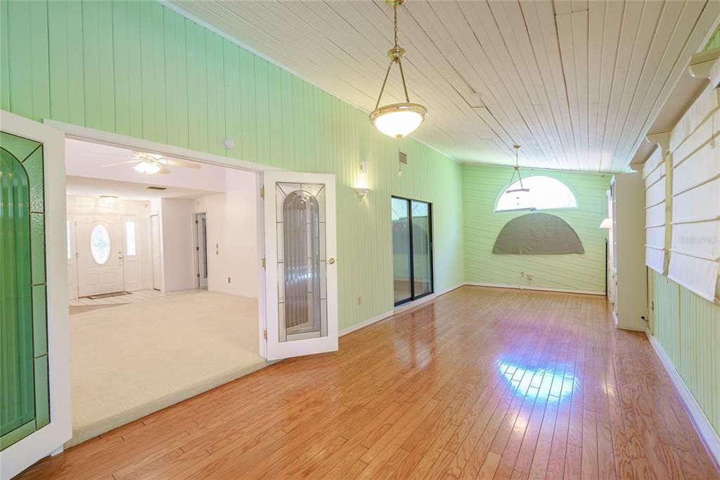 For Sale: $375,000 (3 beds, 2 baths, 2226 Square Feet)