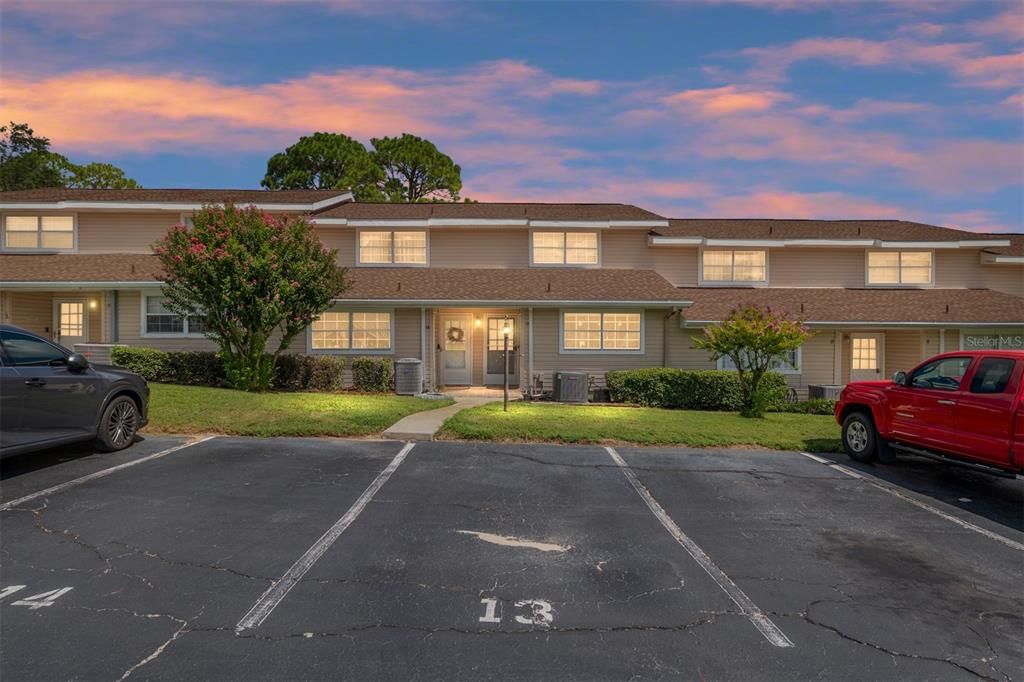 待售: $334,500 (2 贝兹, 1 浴室, 1099 平方英尺)