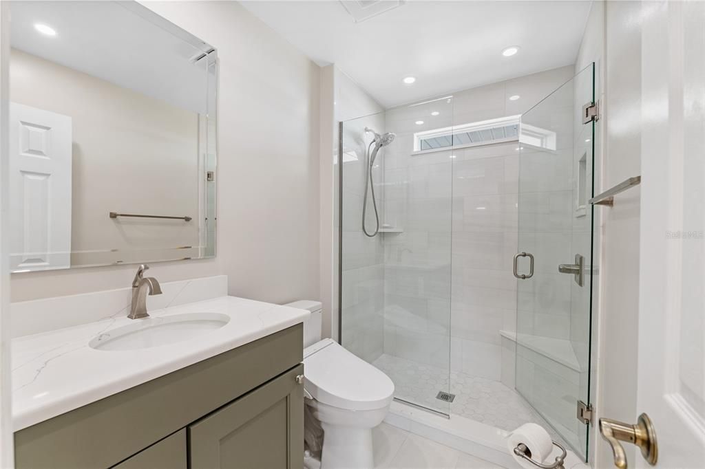 待售: $334,500 (2 贝兹, 1 浴室, 1099 平方英尺)