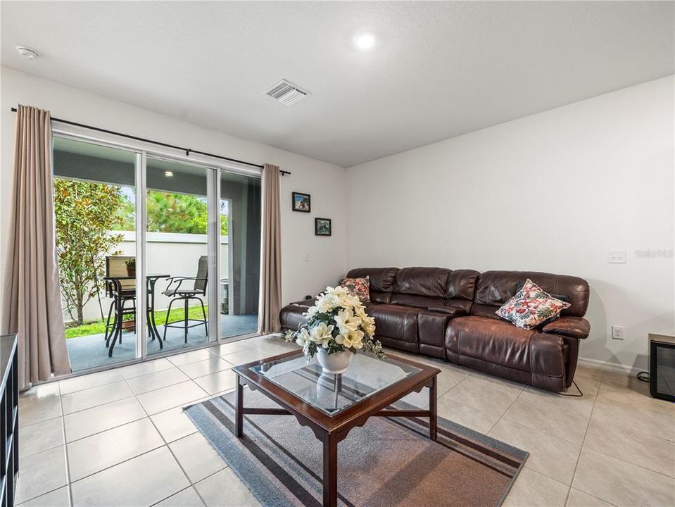 En Venta: $325,000 (3 camas, 2 baños, 1673 Pies cuadrados)