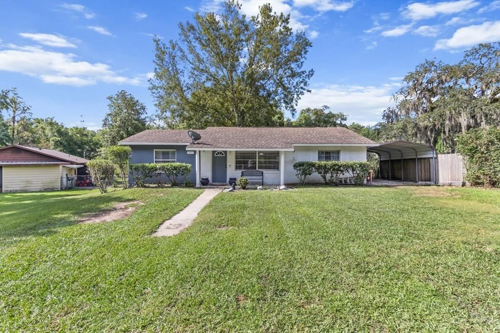 最近售出: $185,000 (3 贝兹, 1 浴室, 1176 平方英尺)