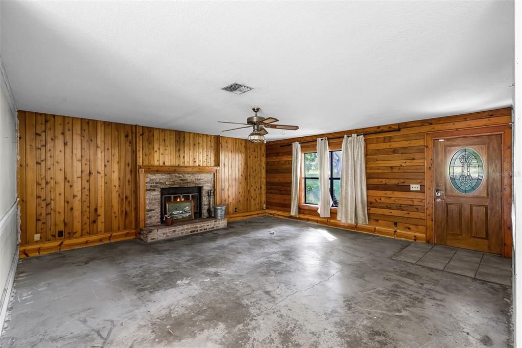 Active With Contract: $550,000 (4 beds, 2 baths, 2240 Square Feet)