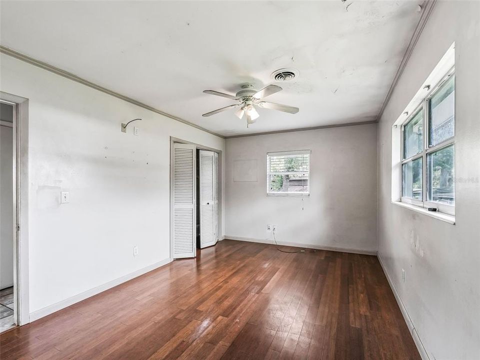 合同活跃: $324,900 (3 贝兹, 2 浴室, 1456 平方英尺)