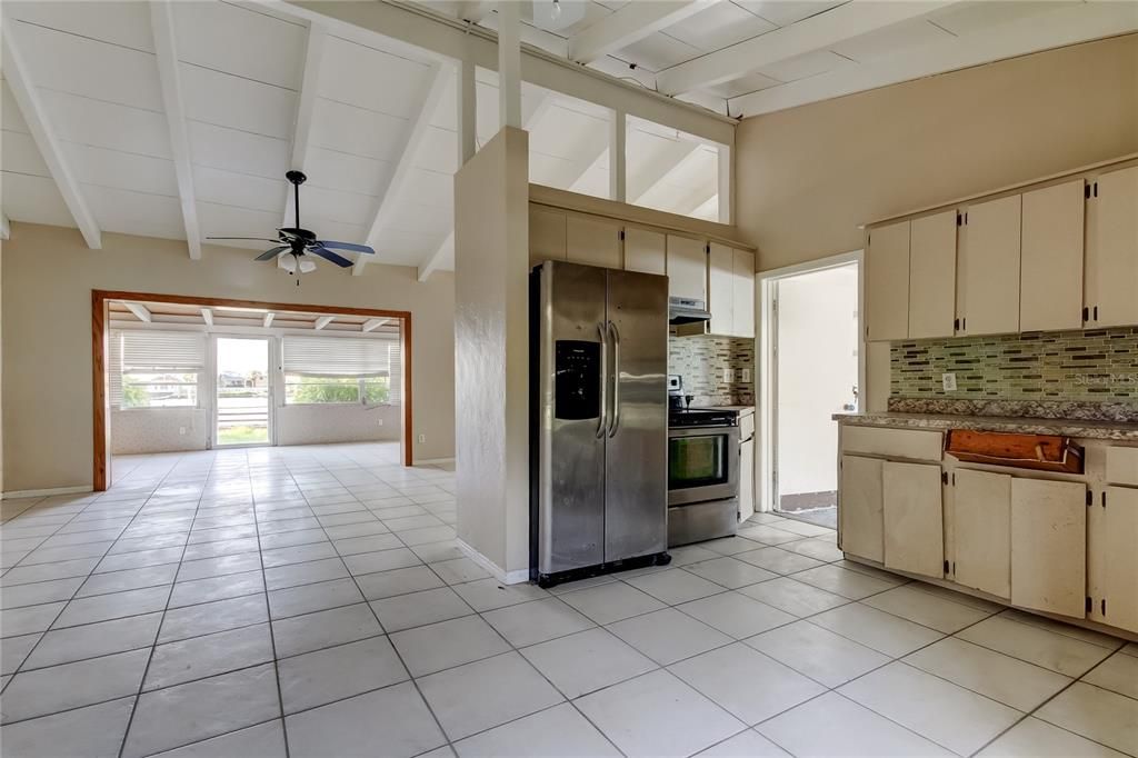 For Sale: $810,000 (3 beds, 1 baths, 1731 Square Feet)