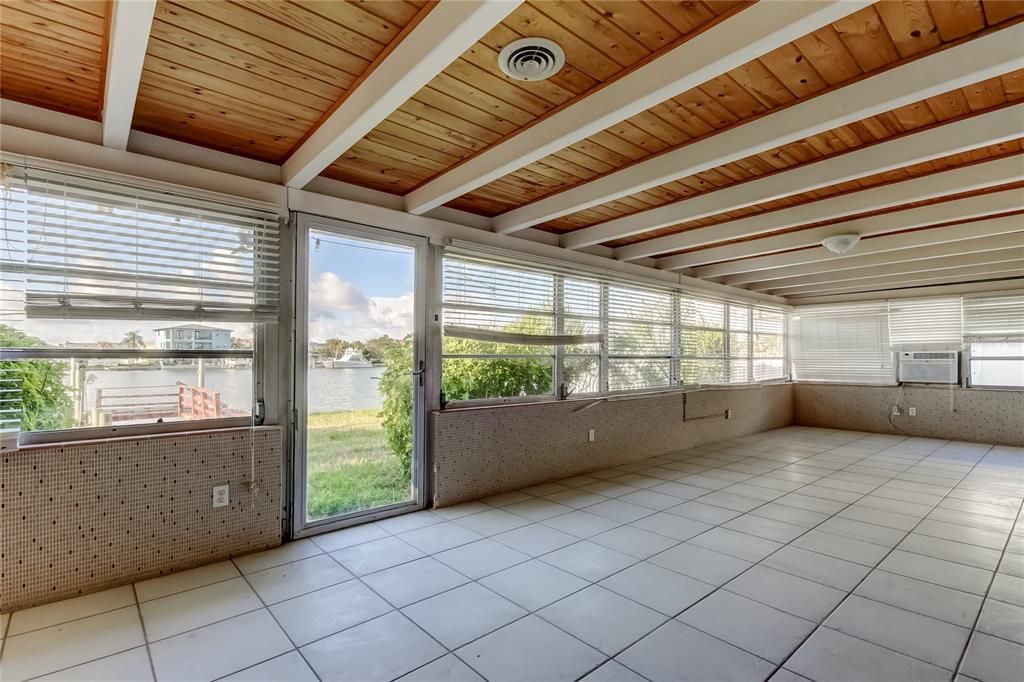 For Sale: $810,000 (3 beds, 1 baths, 1731 Square Feet)