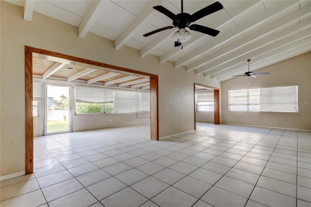 For Sale: $810,000 (3 beds, 1 baths, 1731 Square Feet)