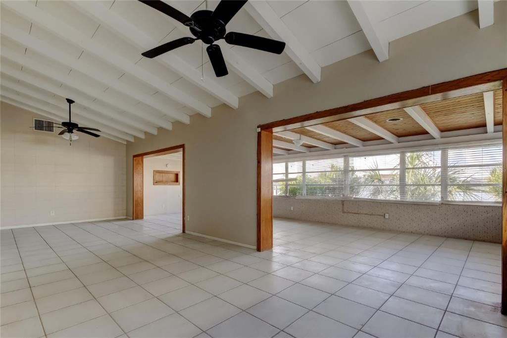 For Sale: $810,000 (3 beds, 1 baths, 1731 Square Feet)